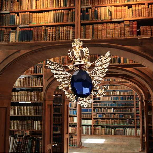 Crystal Rhinestone Crest Suit Lapel Pin Badge for Men Accessories Jewelry - Picture 1 of 3